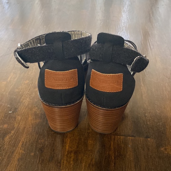 Pendleton Baylands Strappy Wool Wedge Heel Sandal - Picture 2 of 5